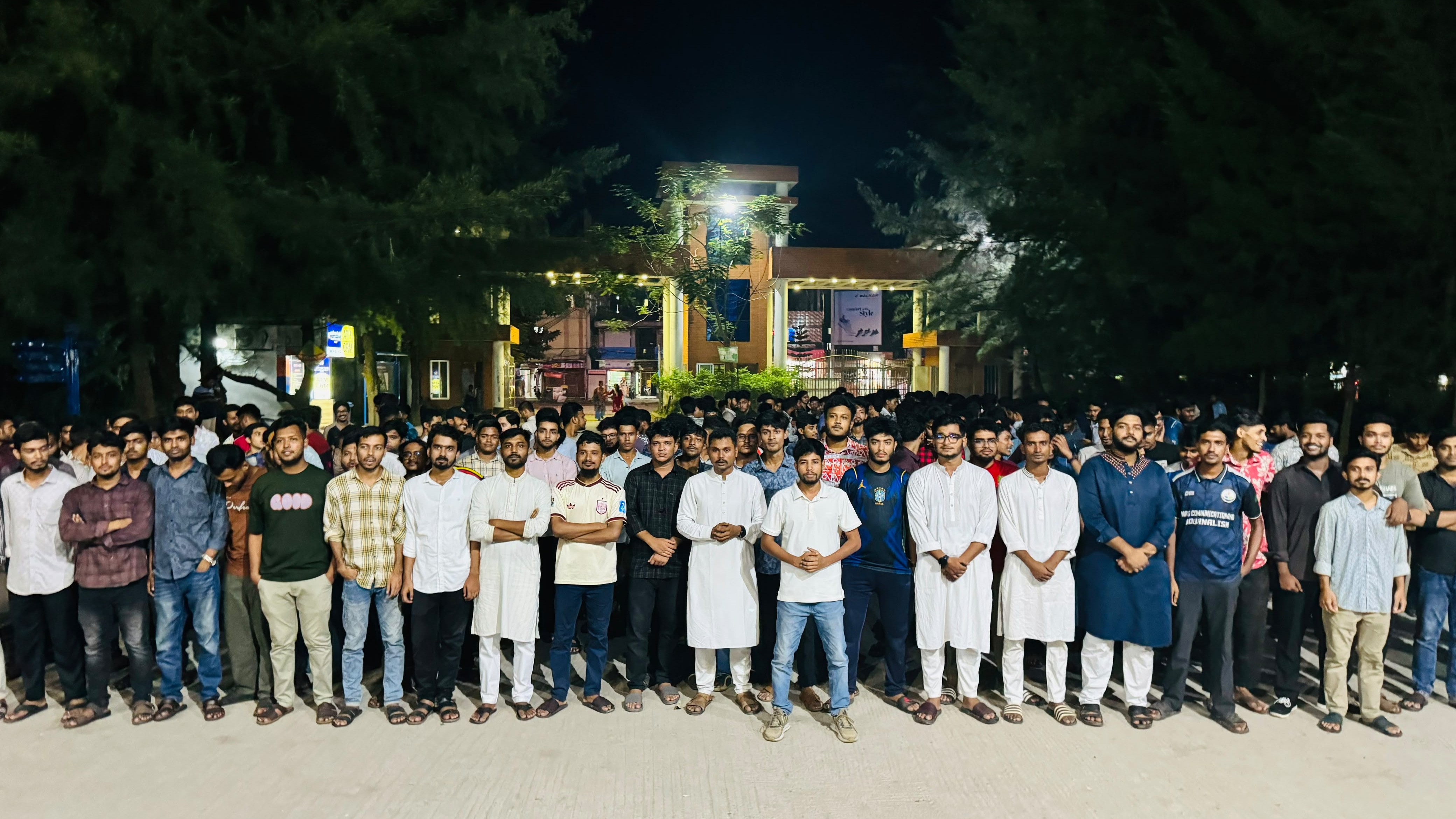 মাদক-নৈরাজ্য ও গুজবের প্রতিবাদে ববিতে ছাত্রদলের বিক্ষোভ